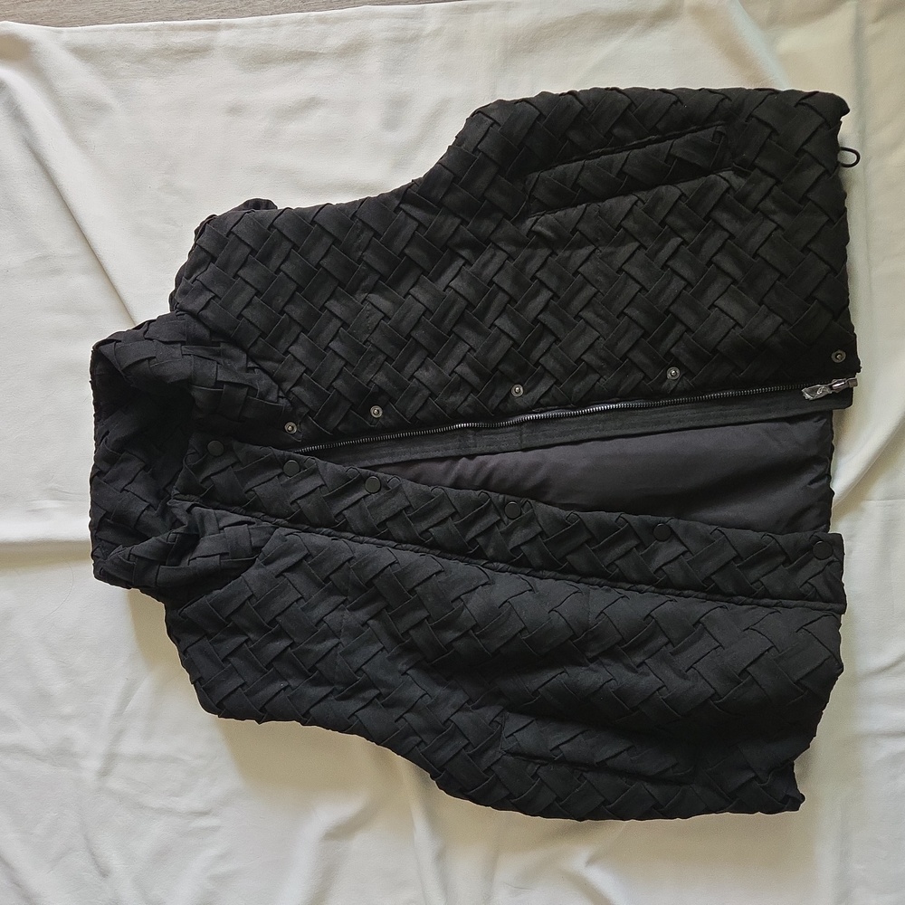 Textured Light Padded Vest - Picture 2 of 6